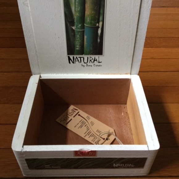 Vintage Wood Cigar Box Natural by Drew Estates Collectors Item - Picture 2 of 3